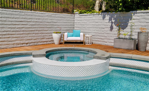 Picking the Right Pool Decking to Complete Your Project
